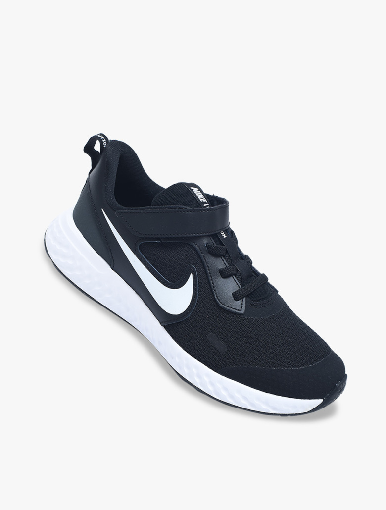  Sepatu  Nike Revo 5